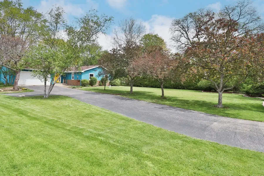 218 E Nerge Road, Roselle, IL 60172 - #3