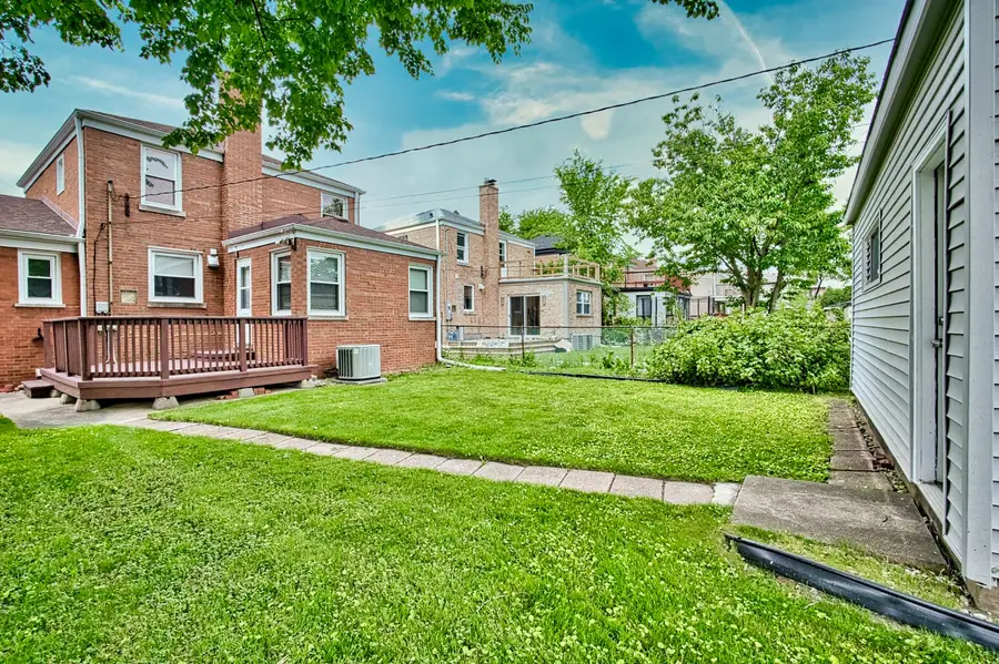 6707 N Saint Louis Avenue, Lincolnwood, IL 60712 - #2