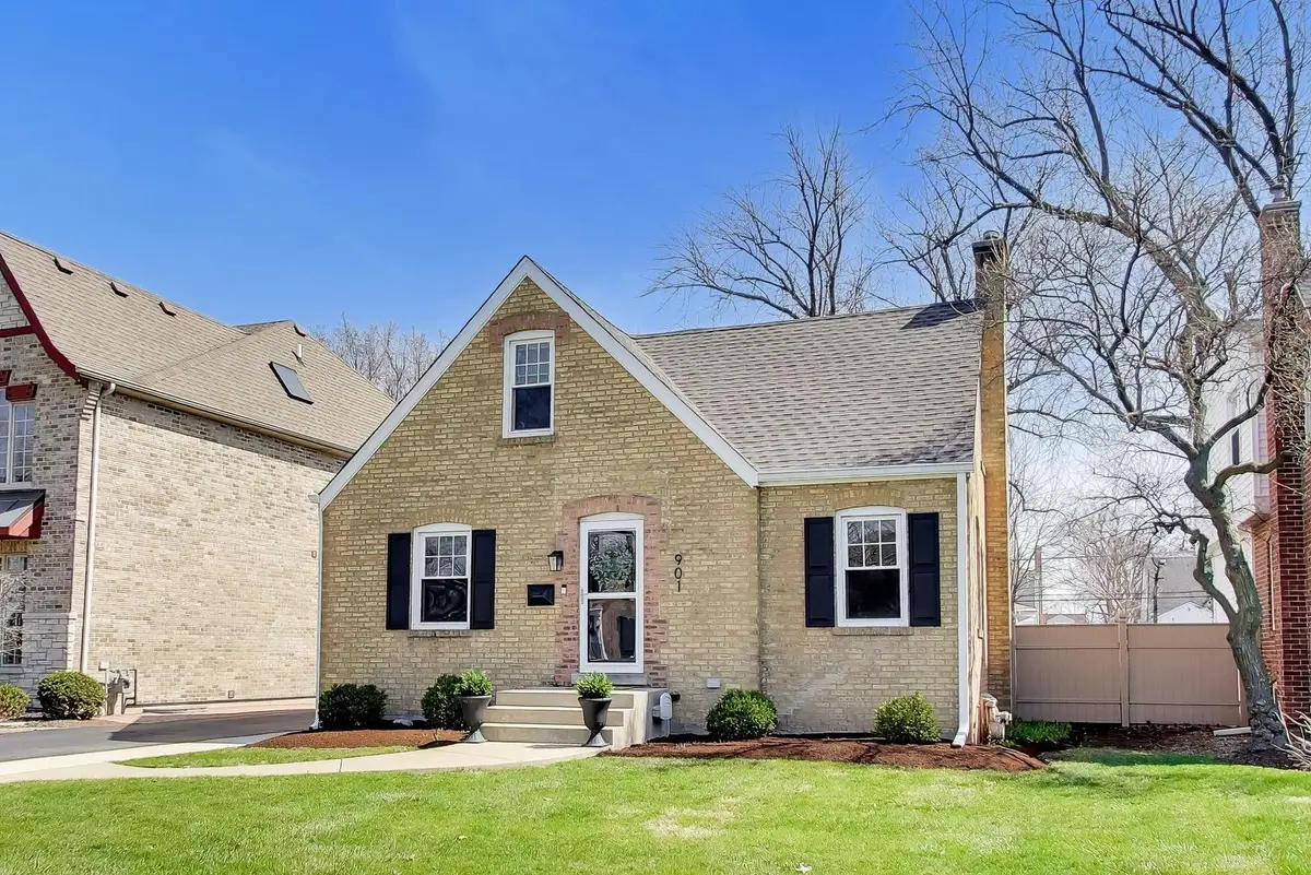 901 S Hillside Avenue, Elmhurst, IL 60126 - #1