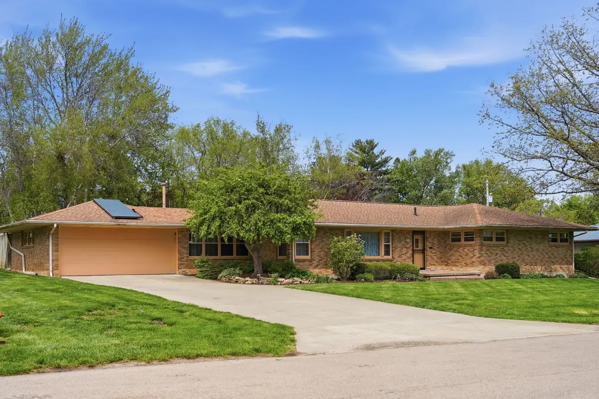 1213 Douglas Terrace, Dixon, IL 61021 - #1