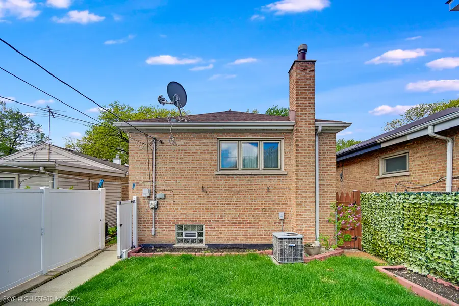 5609 S Monitor Avenue, Chicago, IL 60638 - #2