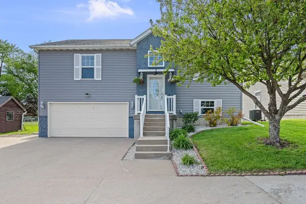 5118 N Division Street, Davenport, IA 52806