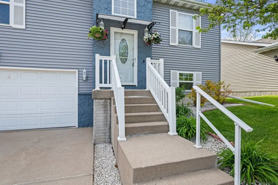 5118 N Division Street, Davenport, IA 52806 - #3