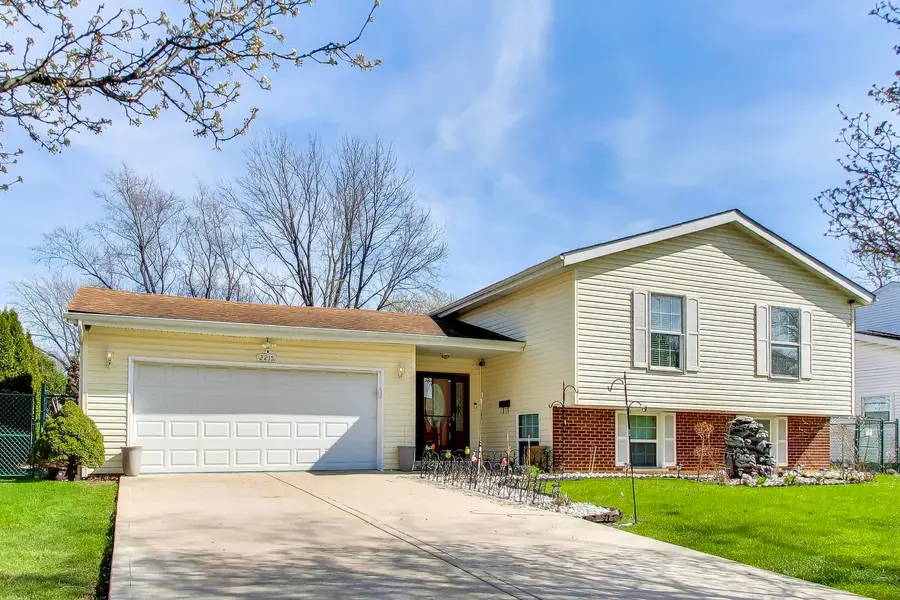 2215 Bradford Drive, Wheaton, IL 60189 - #3
