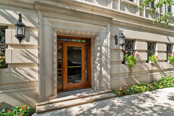 2912 N Commonwealth Avenue #8D, Chicago, IL 60657