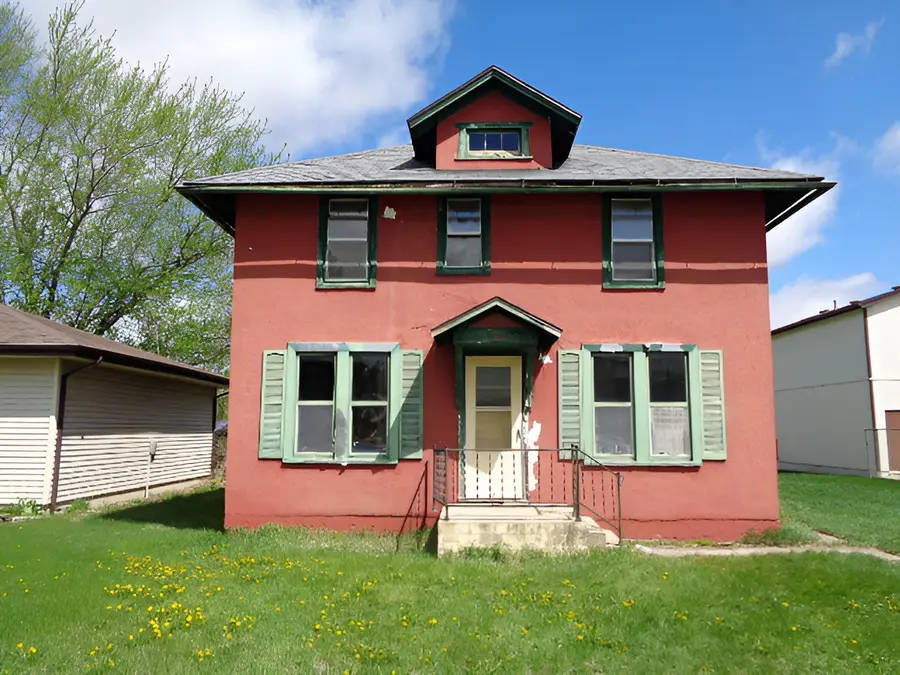 106 W Second Street, Leaf River, IL 61047 - #2
