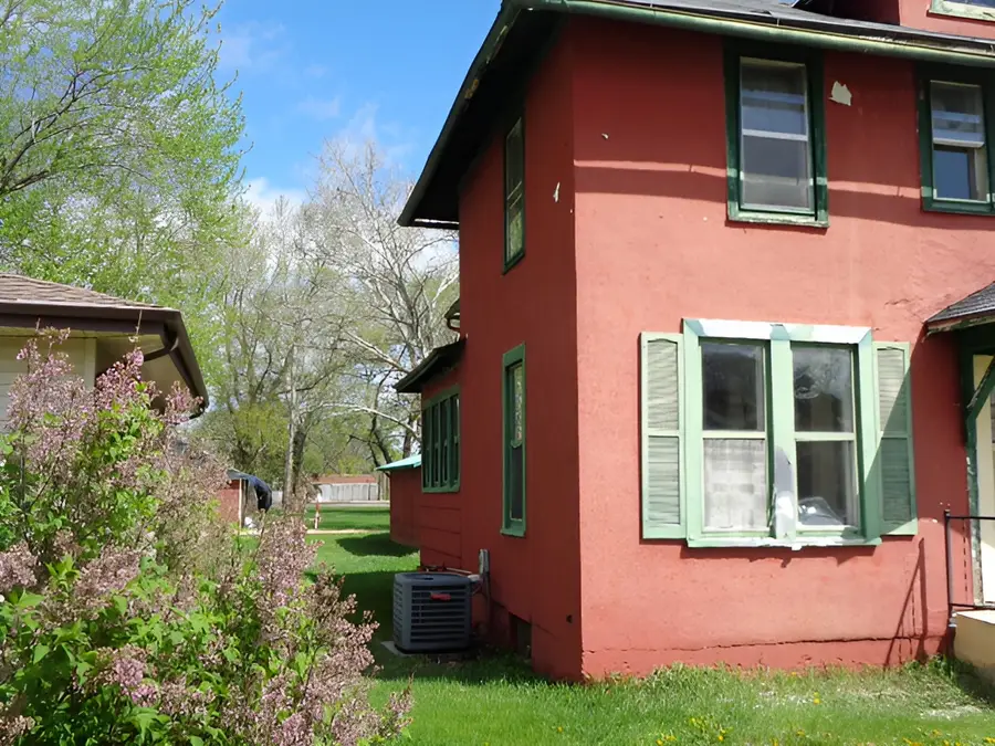 106 W Second Street, Leaf River, IL 61047 - #3