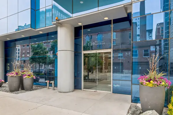 110 W Superior Street #1502, Chicago, IL 60654