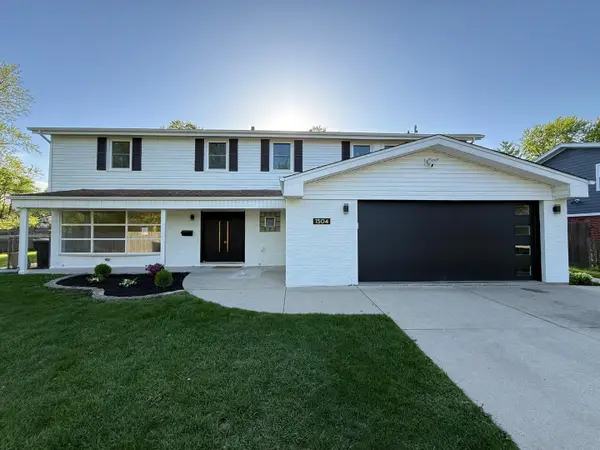 1504 Pfingsten Road, Glenview, IL 60025
