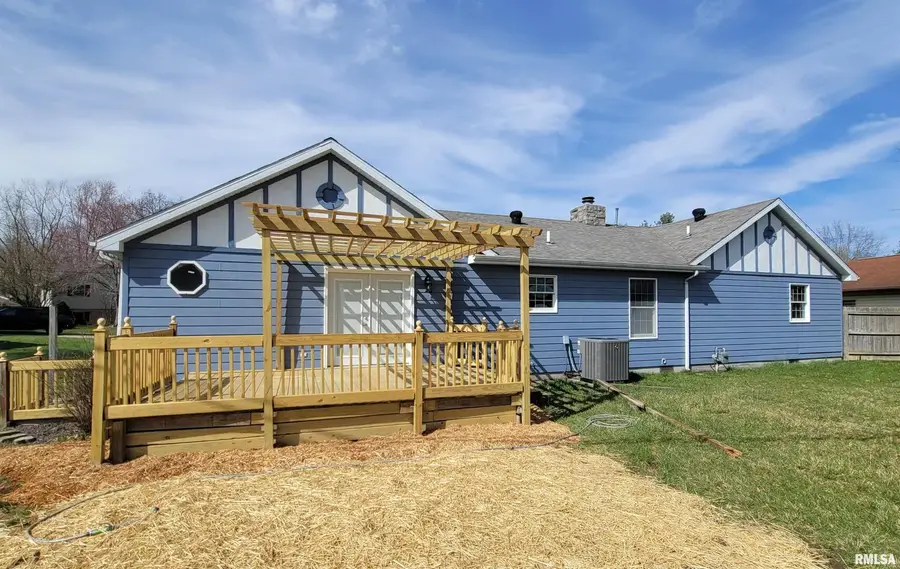 509 Willow Place, Salem, IL 62881 - #3
