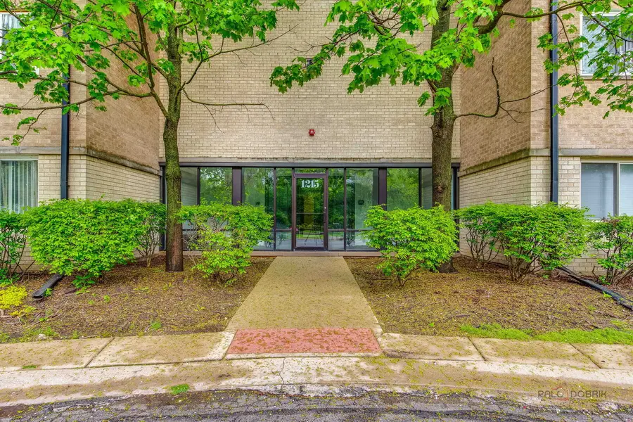 1215 N Waterman Avenue #2E, Arlington Heights, IL 60004 - #2