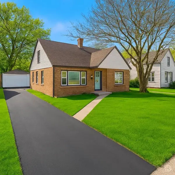 8742 S Washtenaw Avenue, Evergreen Park, IL 60805