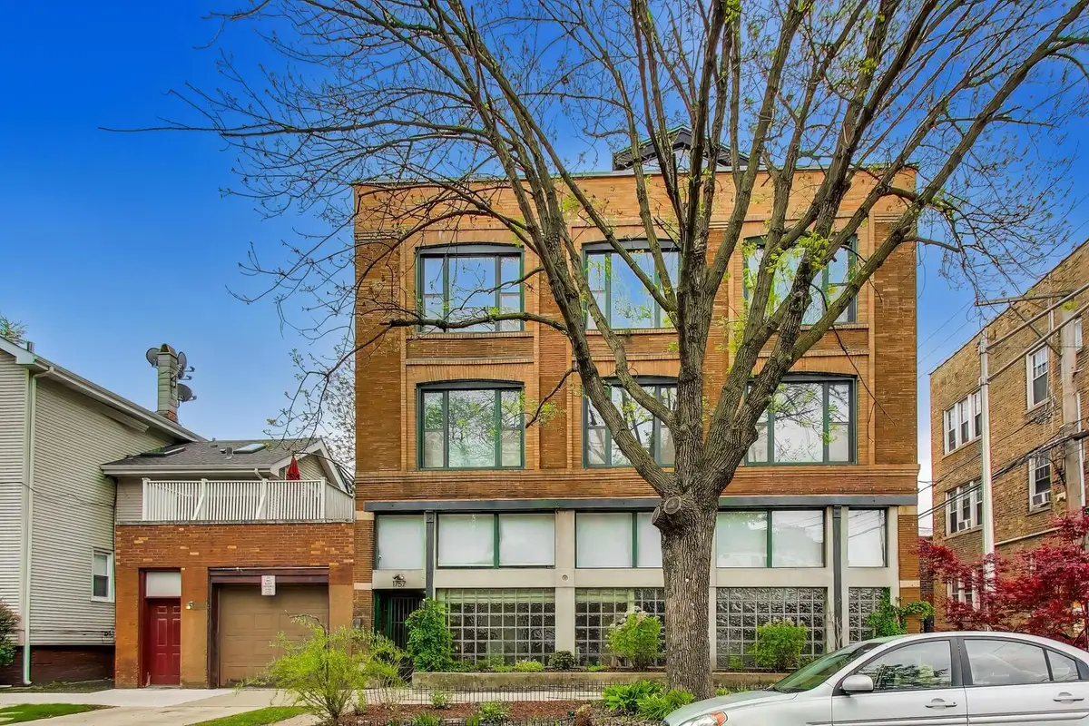 1757 W Sunnyside Avenue, Chicago, IL 60640 - #1