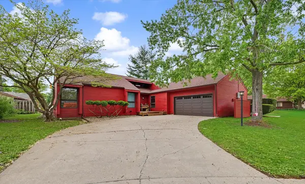 2005 Clover Court E, Champaign, IL 61821