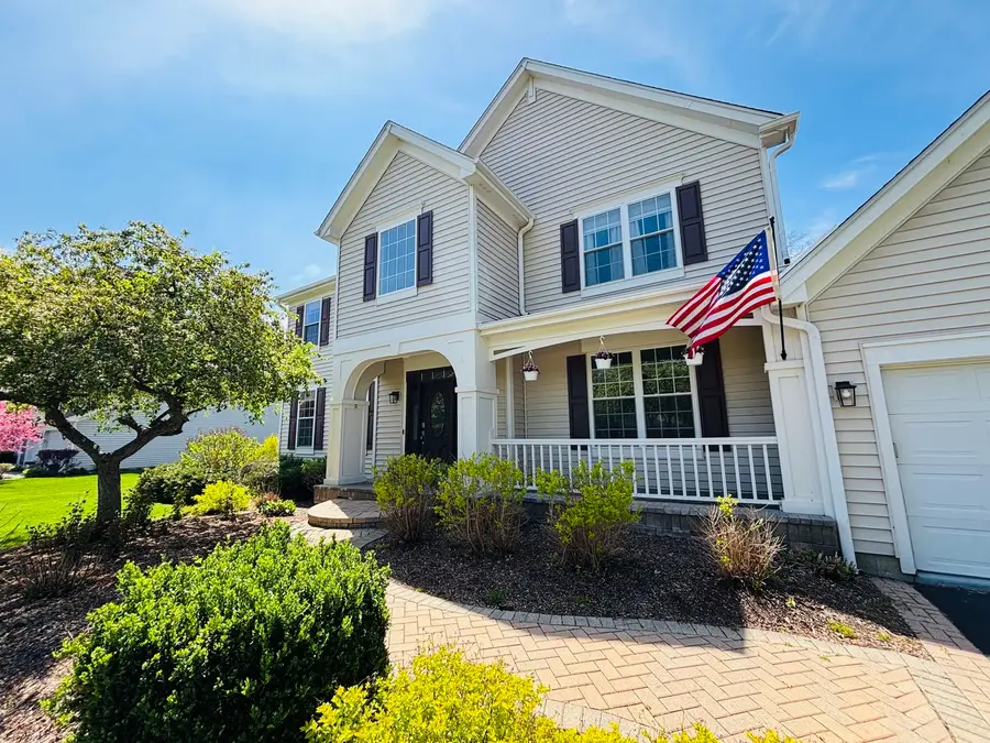 802 Autumn Hill, West Dundee, IL 60118 - #2