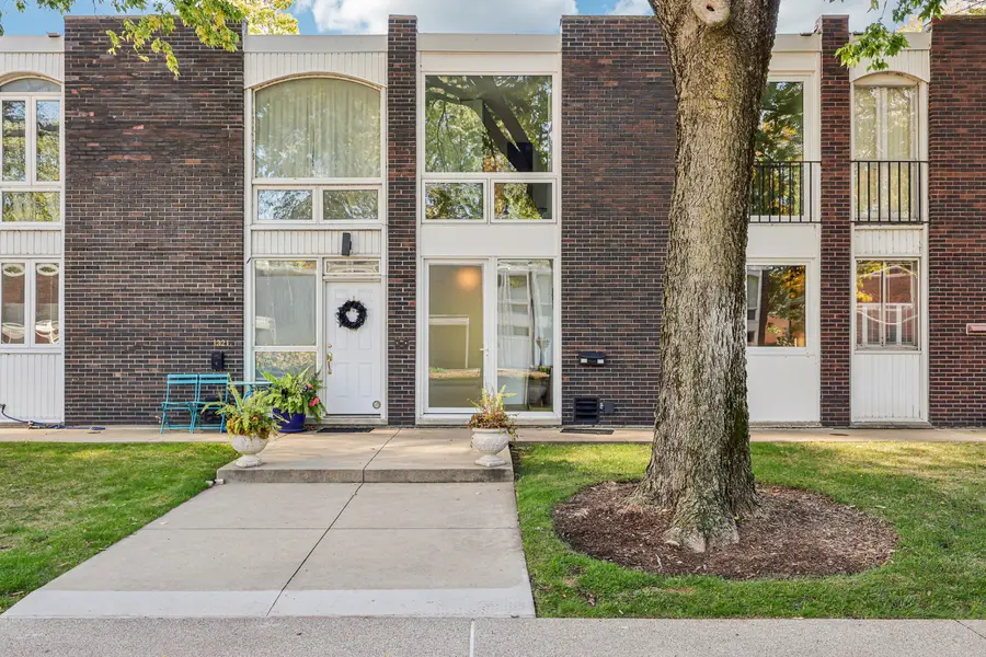 1319 N Sandburg Terrace, Chicago, IL 60610 - #2