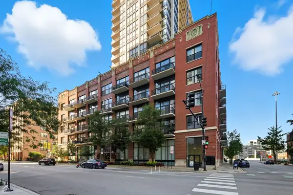 210 S Desplaines Street #807, Chicago, IL 60661