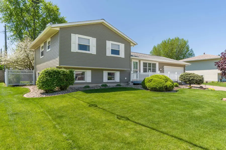 918 6th Street, Hampton, IL 61256 - #3