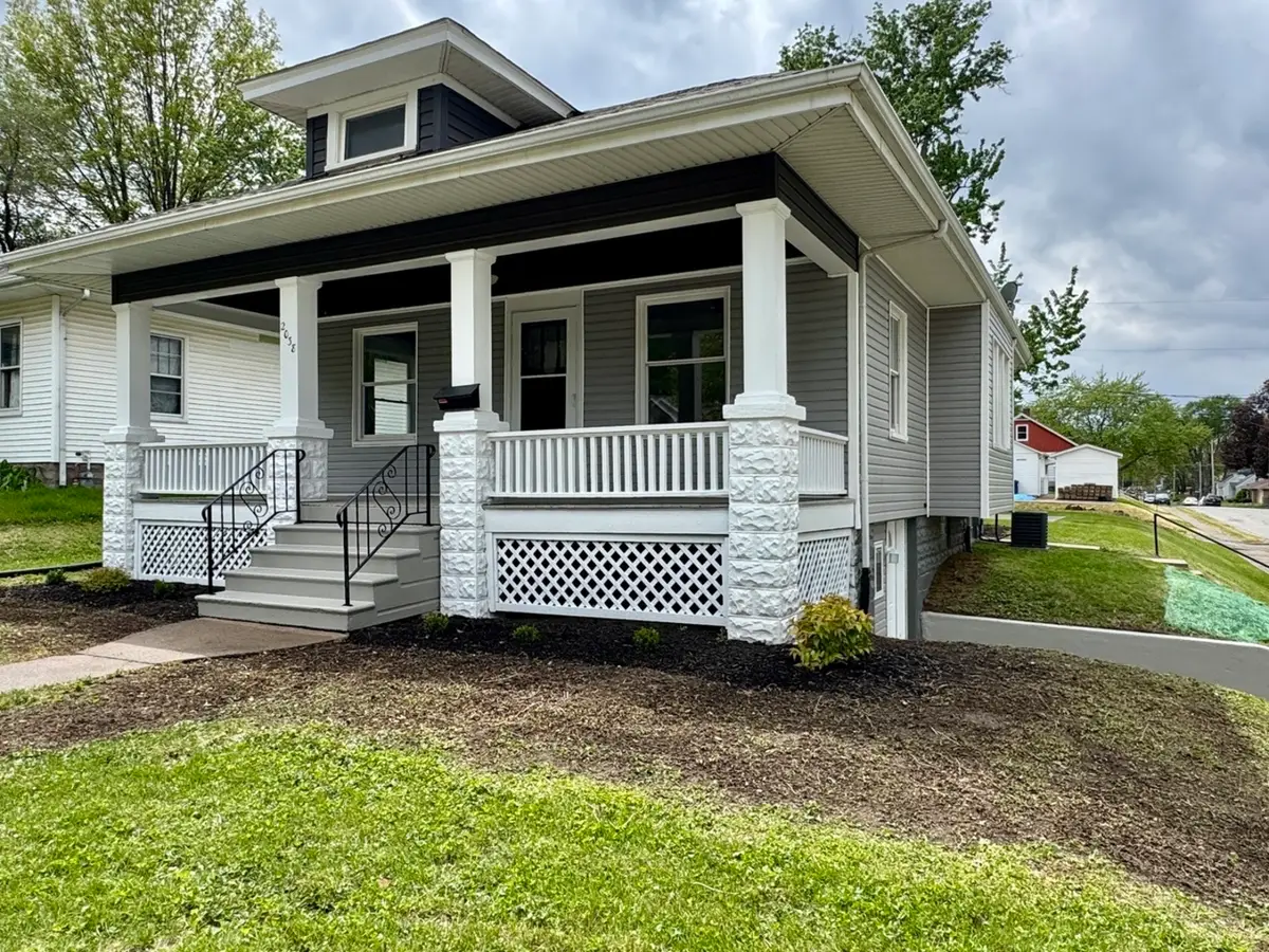 2038 N Myrtle Street, Davenport, IA 52804 - #1