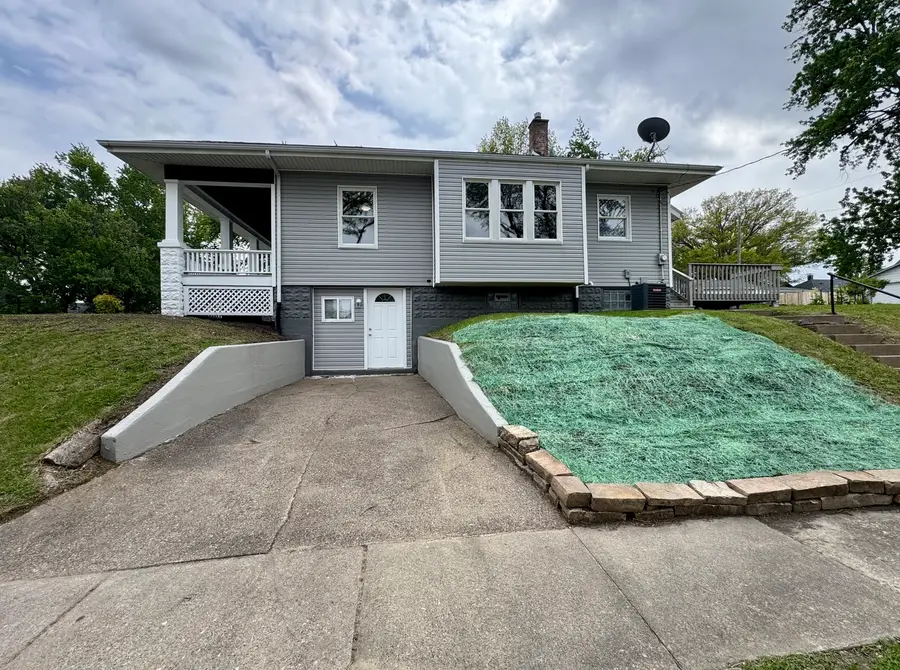 2038 N Myrtle Street, Davenport, IA 52804 - #3