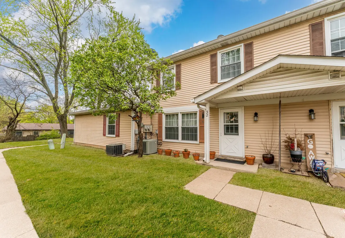32 Wildwood Lane G, Bolingbrook, IL 60440 - #1