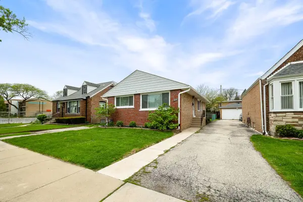 9636 S Troy Avenue, Evergreen Park, IL 60805