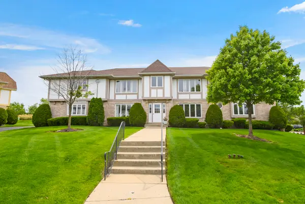 19 Saint Moritz Drive #201, Palos Park, IL 60464