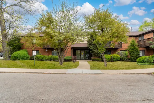 33561 N Royal Oak Lane #209, Grayslake, IL 60030