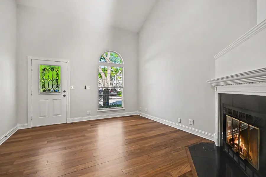 1527 Harvest Lane, Westmont, IL 60559 - #3