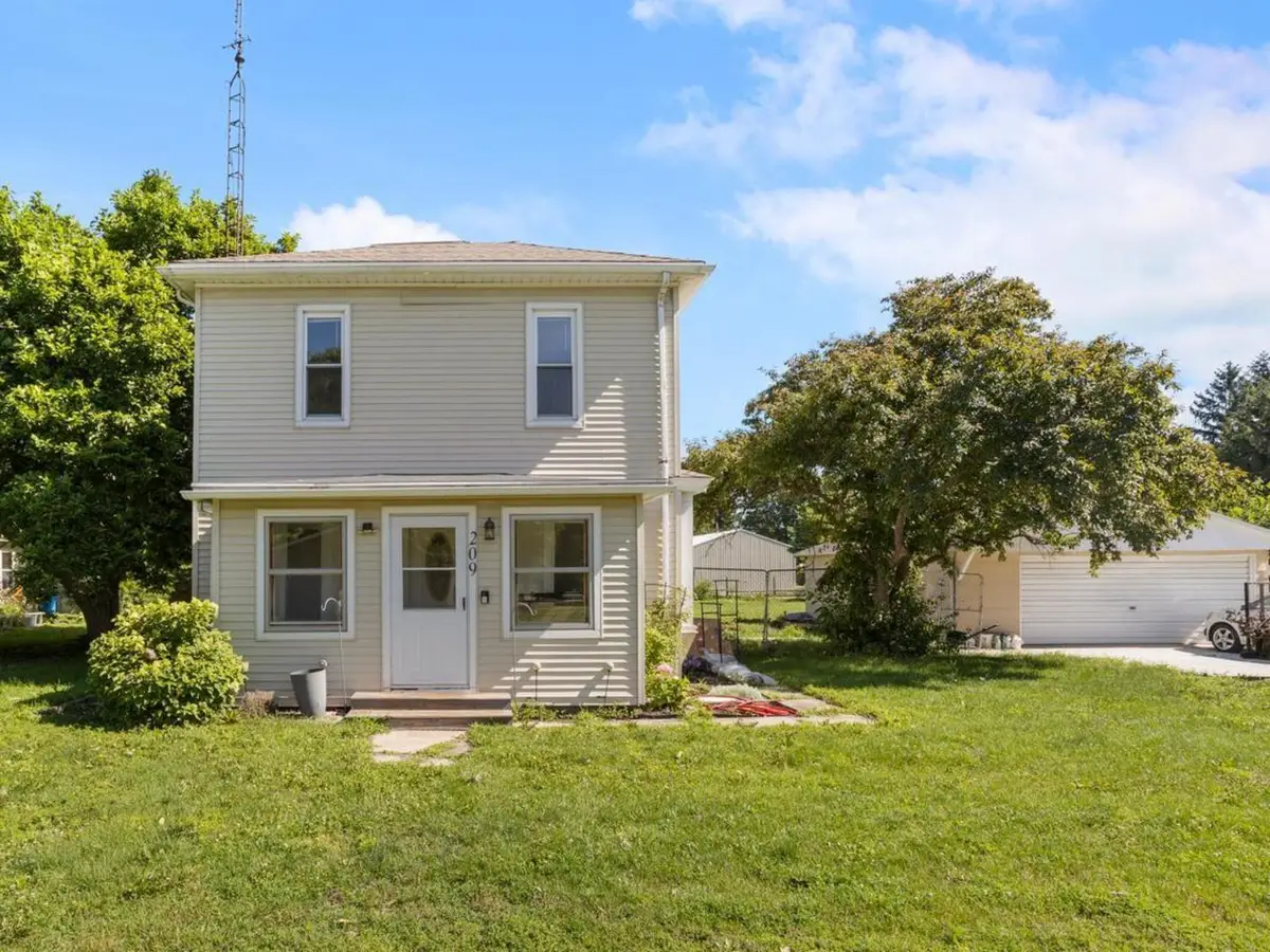 209 E Griggs Street, Mansfield, IL 61854 - #1