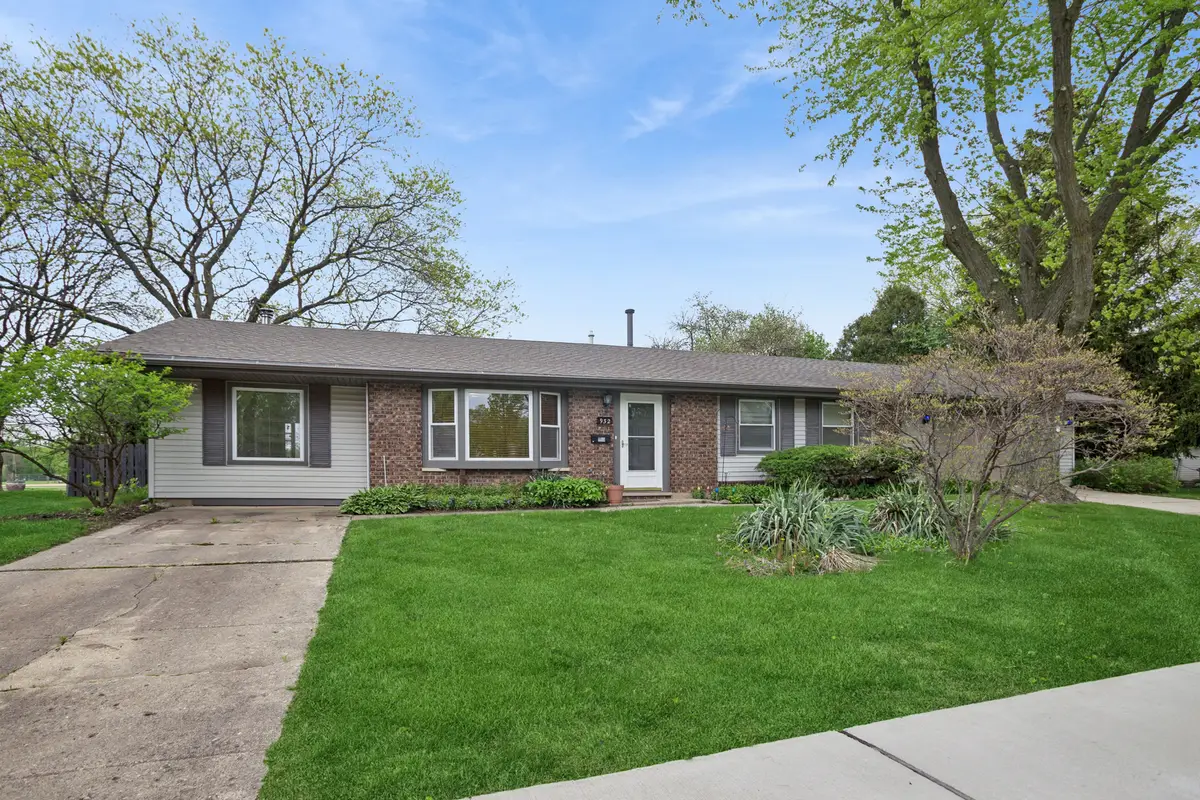 932 W Weathersfield Way, Schaumburg, IL 60193 - #1