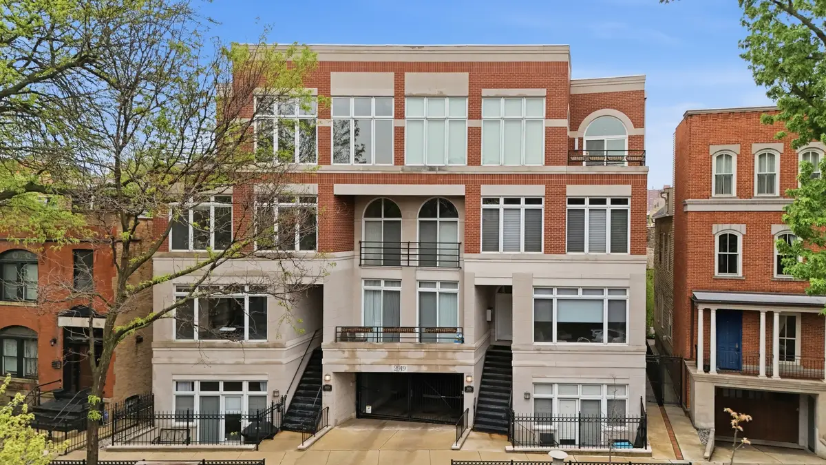 2919 N Burling Street, Chicago, IL 60657 - #1