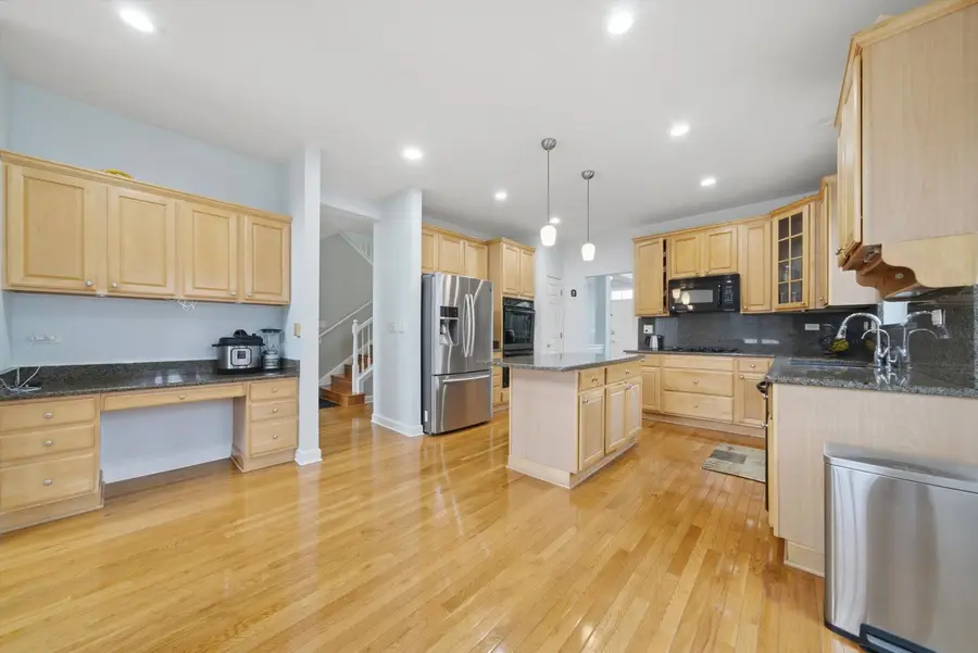 217 Sunbury Drive, Saint Charles, IL 60175 - #2
