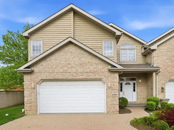 3098 Rosebrook Circle, Westchester, IL 60154