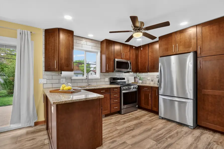 18320 W Linda Lane, Gurnee, IL 60031 - #3