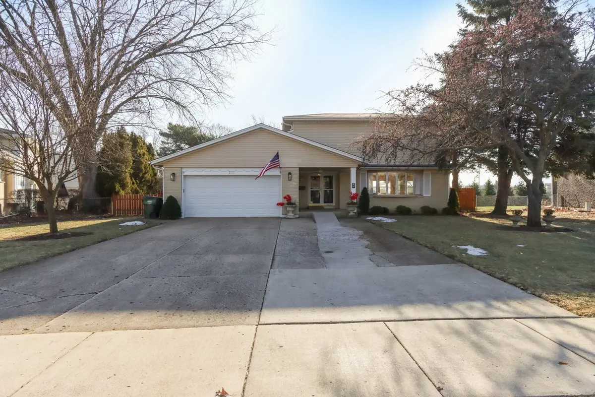 2019 E Avon Lane, Arlington Heights, IL 60004 - #1