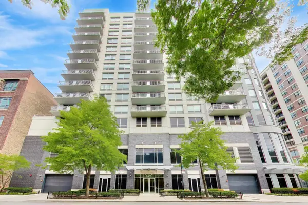 Address Withheld By Seller, Chicago, IL 60654