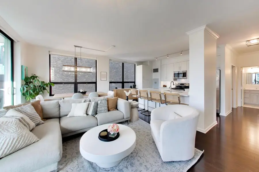 Address Withheld By Seller, Chicago, IL 60654 - #2