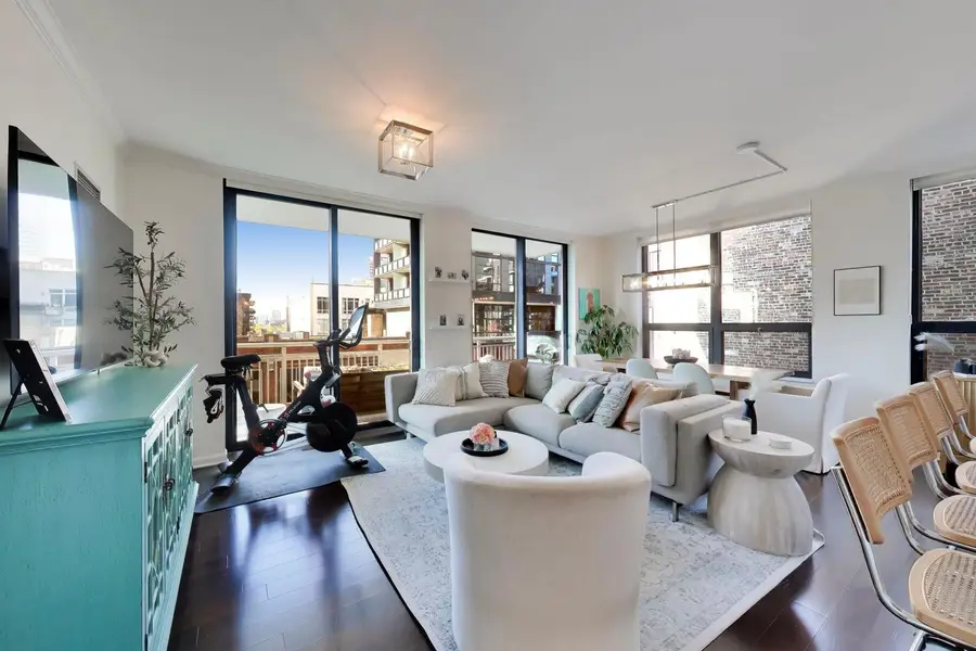 Address Withheld By Seller, Chicago, IL 60654 - #3