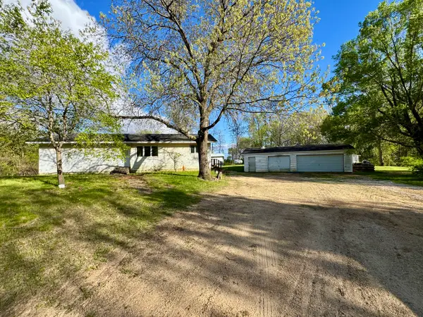 1079 Brewster Road, Amboy, IL 61310