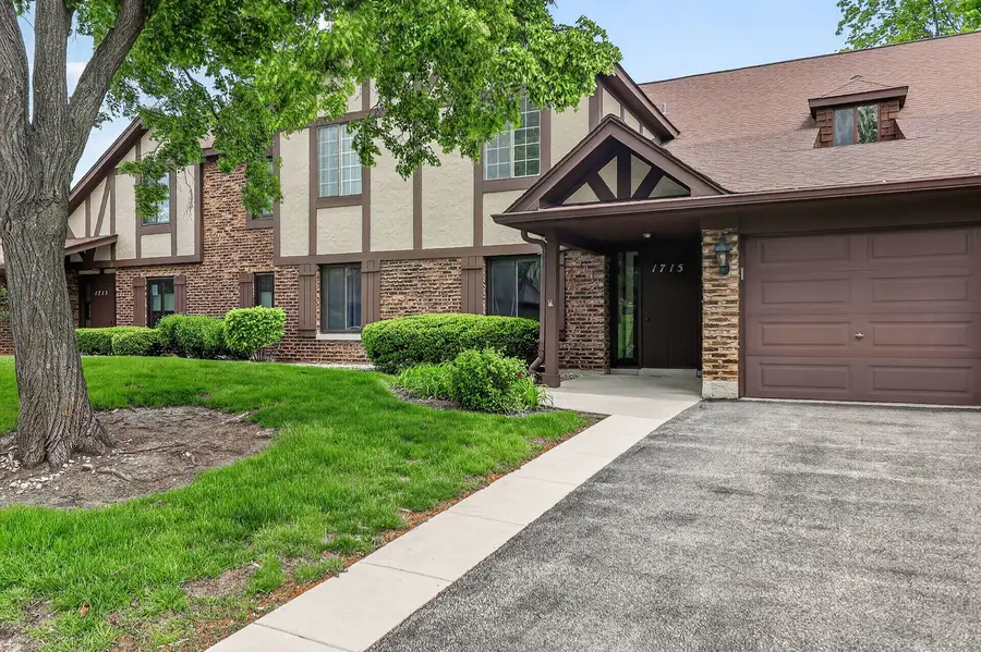1715 Lakecliffe Drive #B, Wheaton, IL 60189 - #2