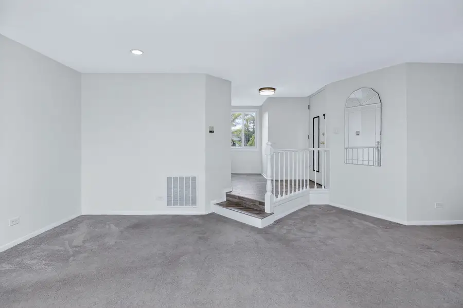 1715 Lakecliffe Drive #B, Wheaton, IL 60189 - #3
