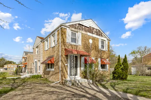 2556 E 97th Place, Chicago, IL 60617