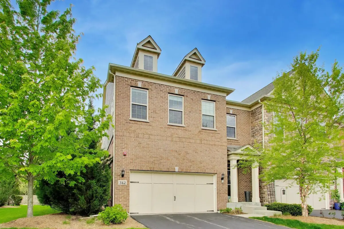 342 Camberley Lane, Lincolnshire, IL 60069 - #1