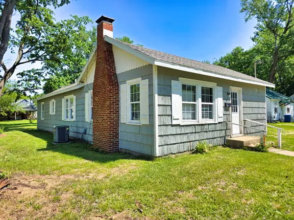 800 E Lafayette Street, Olney, IL 62450