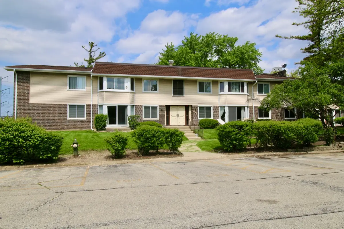 3012 Roberts Drive #5, Woodridge, IL 60517 - #1