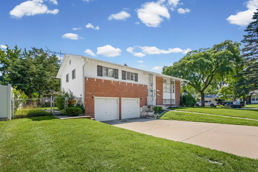 1035 E Plate Drive, Palatine, IL 60074 - #2
