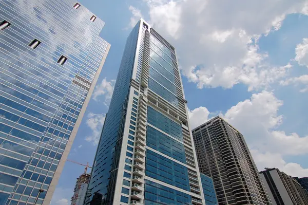 340 E Randolph Street #2801, Chicago, IL 60601