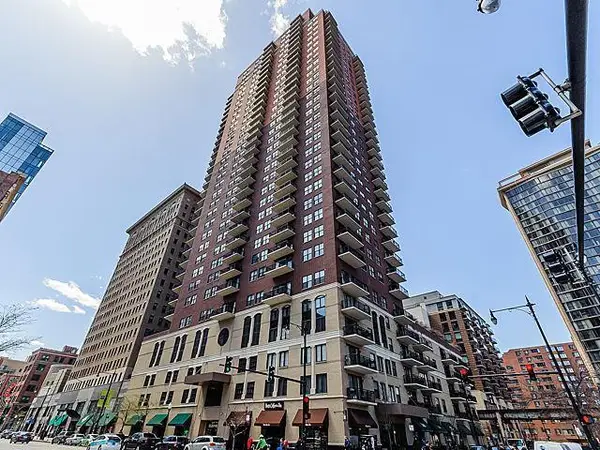 41 E 8th Street #P-127, Chicago, IL 60605