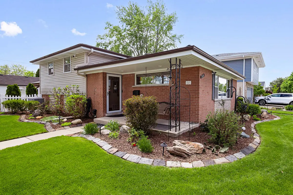9101 27th Street, Brookfield, IL 60513 - #1